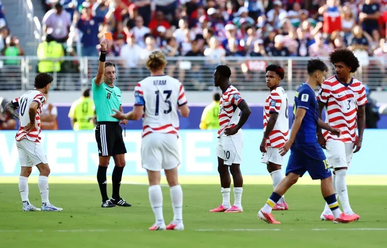 2026-07-02T013321Z_1921192313_UP1EM7204BJZP_RTRMADP_3_SOCCER-WORLDCUP-USA-BIH-768x492.webp