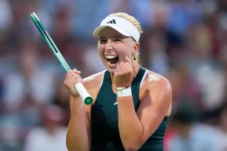 stunned-clara-tauson-had-threeword-reaction-to-upsetting-iga-swiatek-in-montreal-768x512.webp
